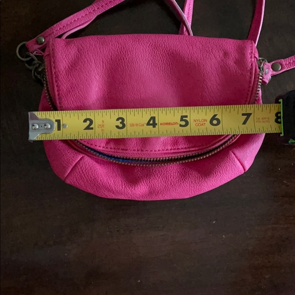 UO Pink and Blue faux-leather crossbody bag - Picture 7 of 9